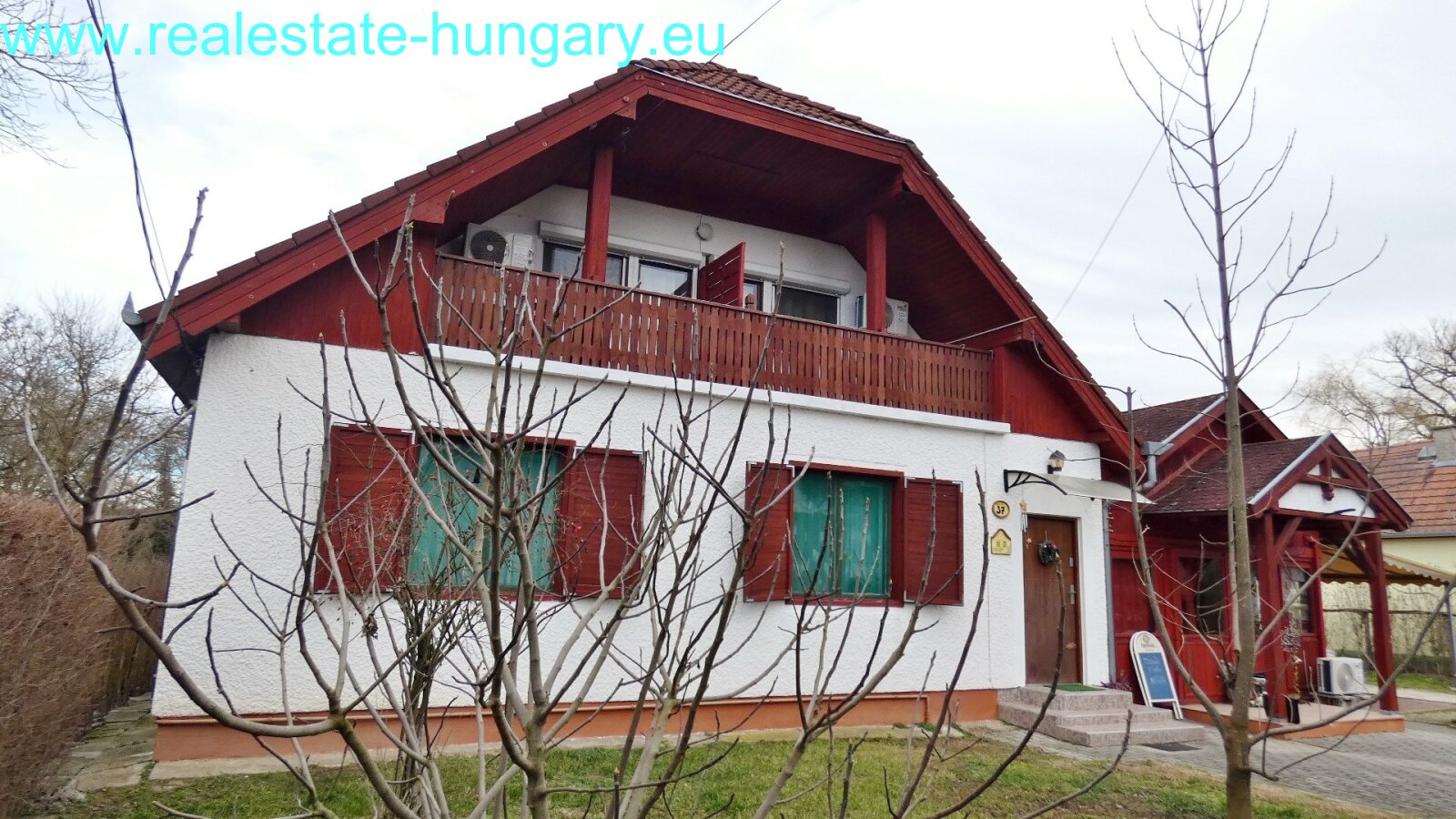 Kehidakustány: Wohn- und Apartmenthaus im Kurort Kehidakustány: Wohn- und Apartmenthaus im Kurort